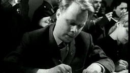 DEFA Actors Give Autographs - Newsreel 1960/14/7