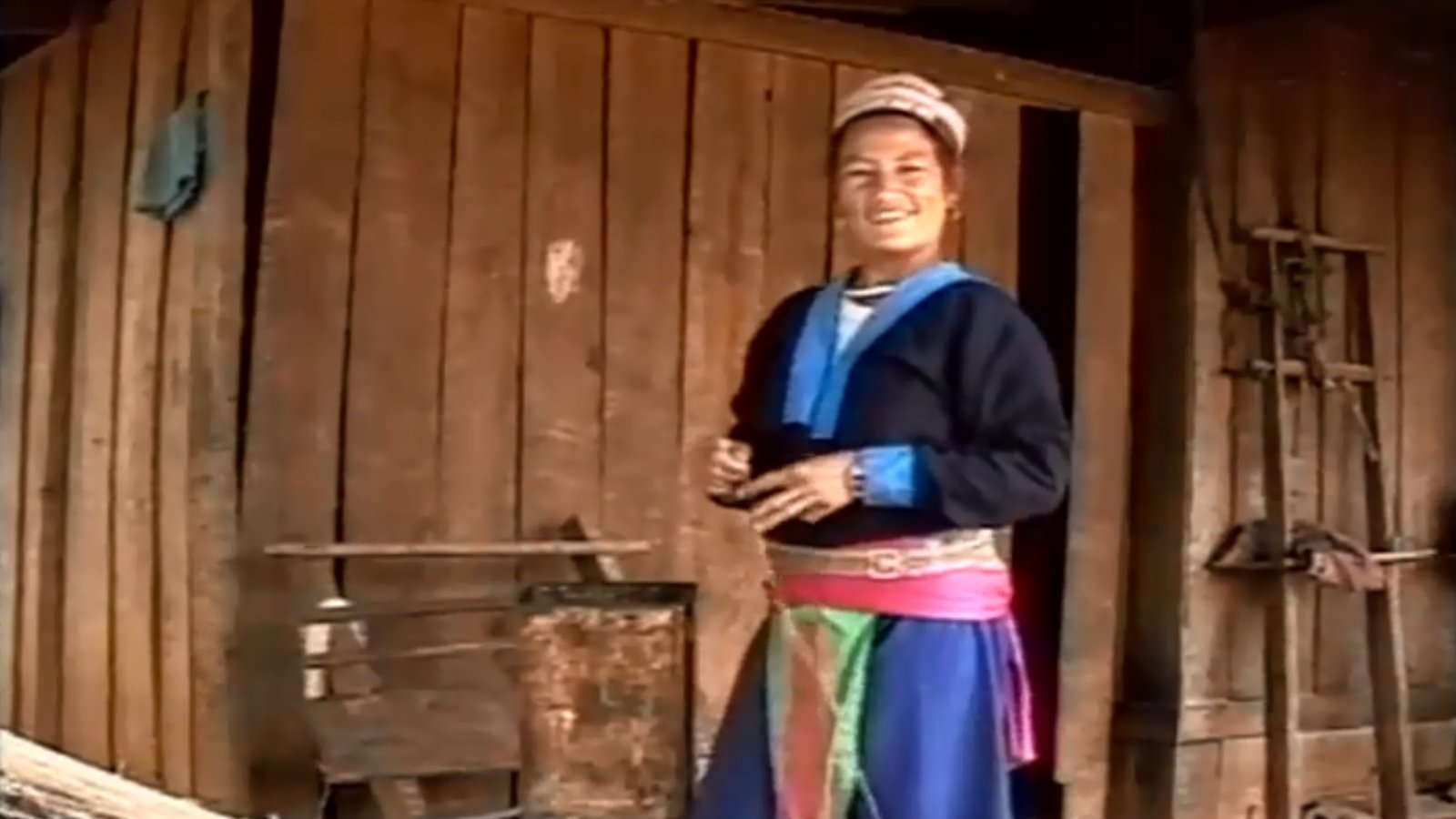 Threads of Life - Hemp And Gender In A Hmong Village